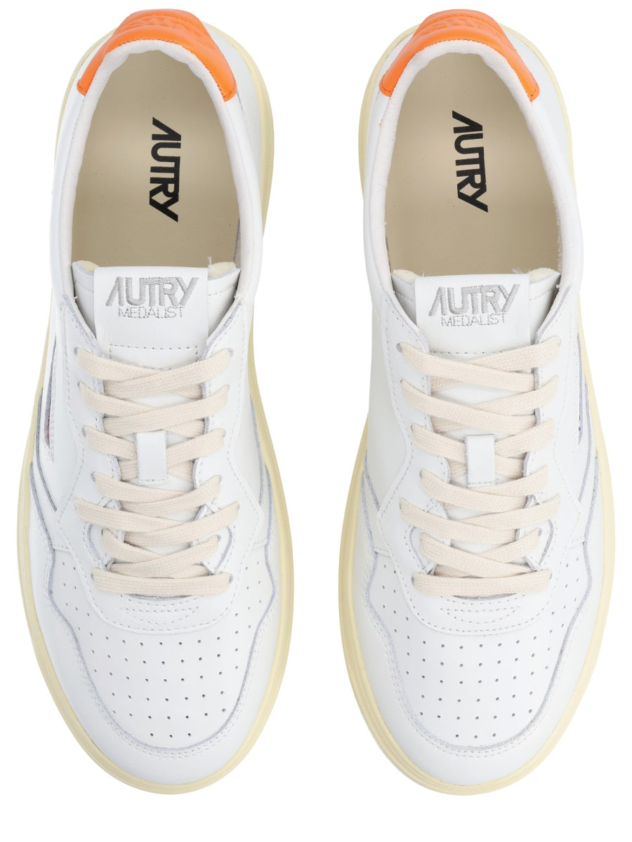 Autry Sneakers - White | 534054c6e402447ddb49a107a2d06a2c8cc14013
