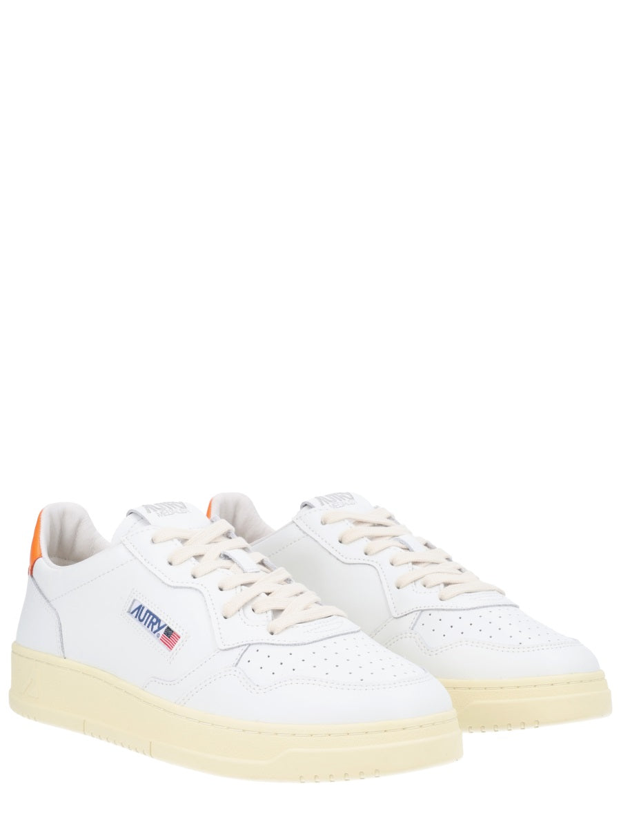 Autry Sneakers - White | b14dc726896bd0b34ba2c1dae920bfc463e5b3ef