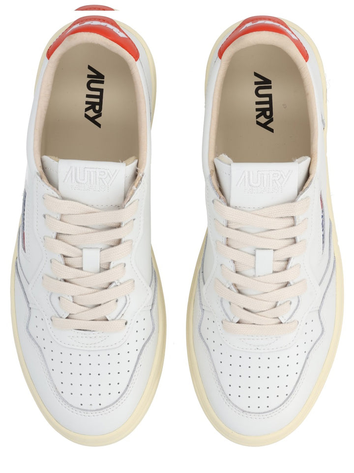 Autry Sneakers - White | becd2620571161712d04c110272d4f938bec08a1