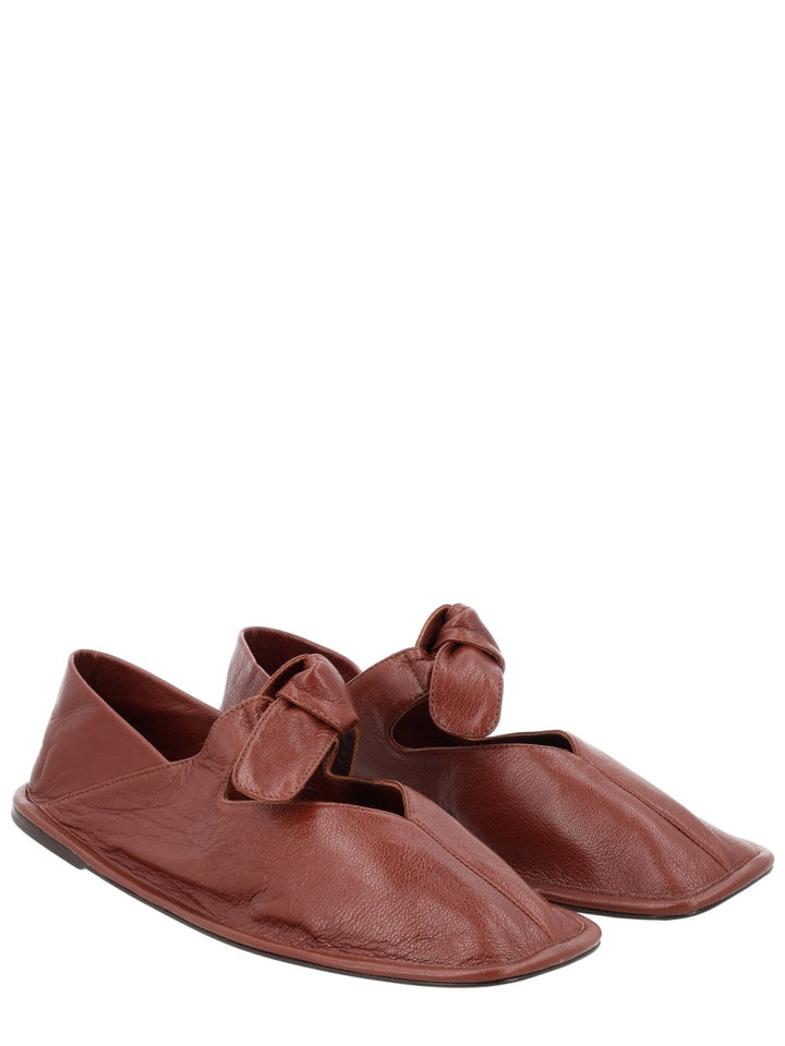 Hereu Flat Shoes - Brown | 142658f59b9fbad597c9fa30b68de413a152e17b