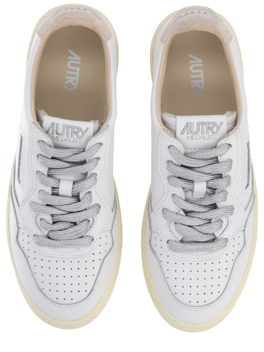 Autry Sneakers - White | 0b21e83b0a58f91ee20dcf4a435a5a2d227bad90