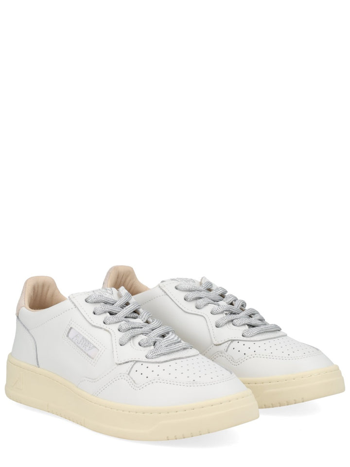 Autry Sneakers - White | a8afbafef7adf98155d67063f95b4df3cd59d29b