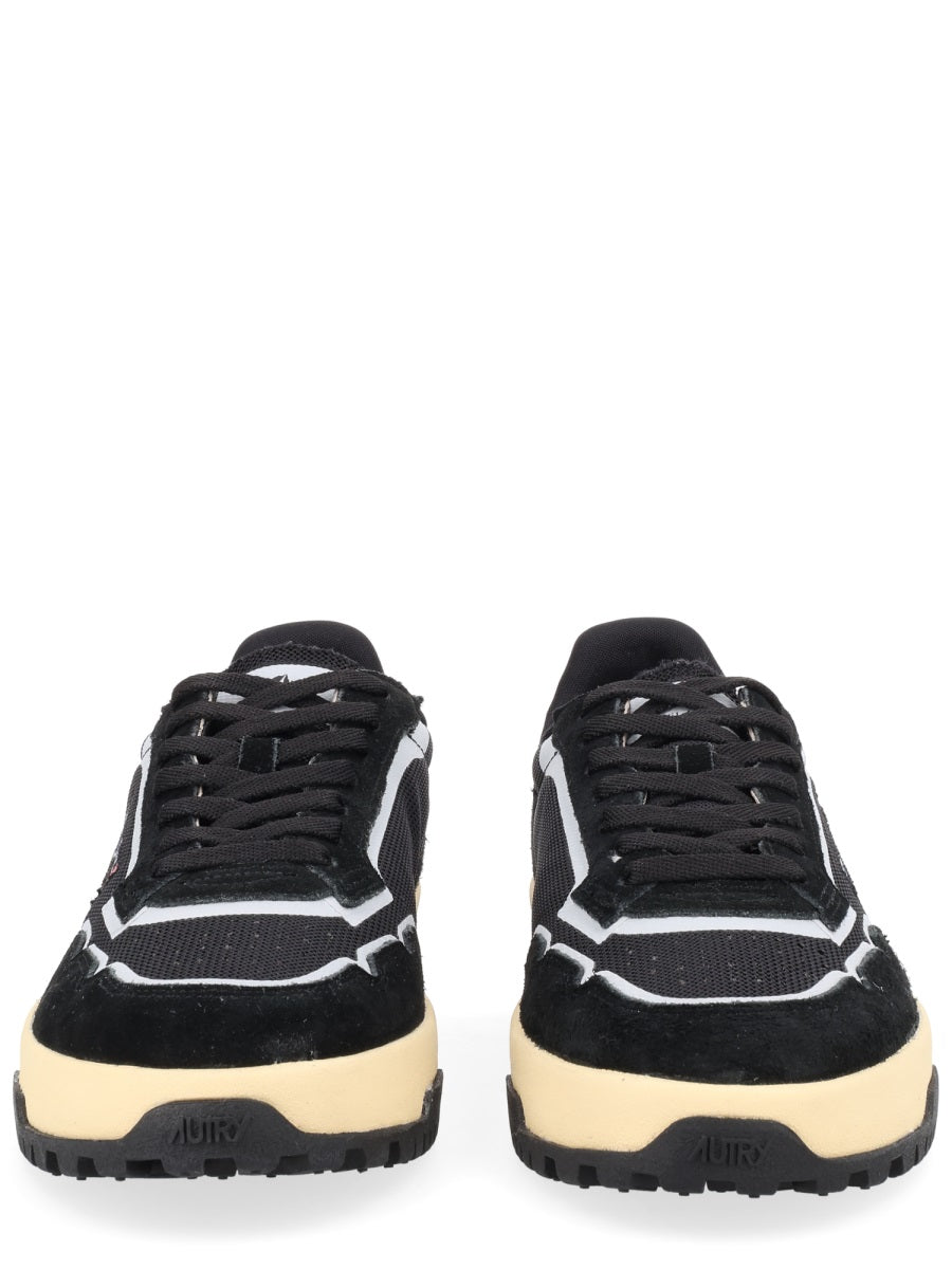 Autry Sneakers - Black | c3e33a4b9034bd231c1353a2d540a8b15216675e