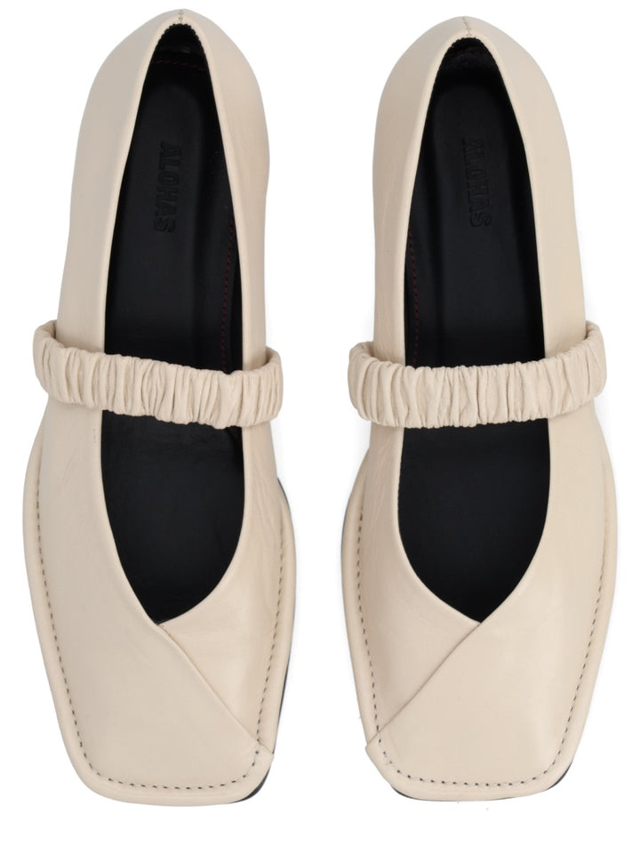 Alohas Flat Shoes - Ivory | d74e9108f9b14d502dd48e16c2962521edf180e9