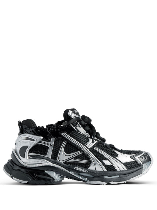 Runner Sneaker In Black/Silver