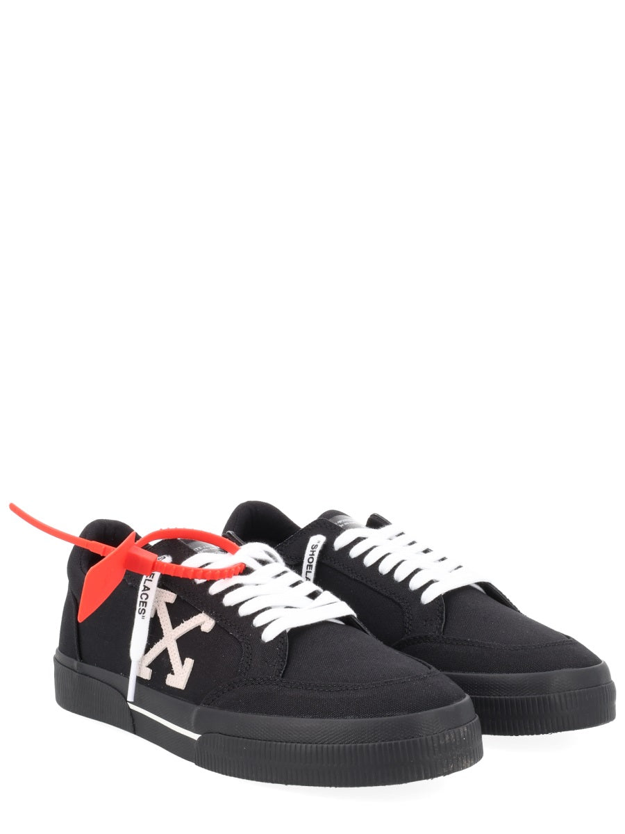 Off-White Sneakers - Black | dbb465c282a79a6ccd754ccfcafee104f5209326