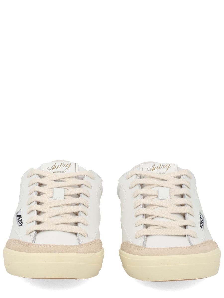 Autry Sneakers - White | d82280b9e0285a4af0f924e5f71eeb2d1321272f