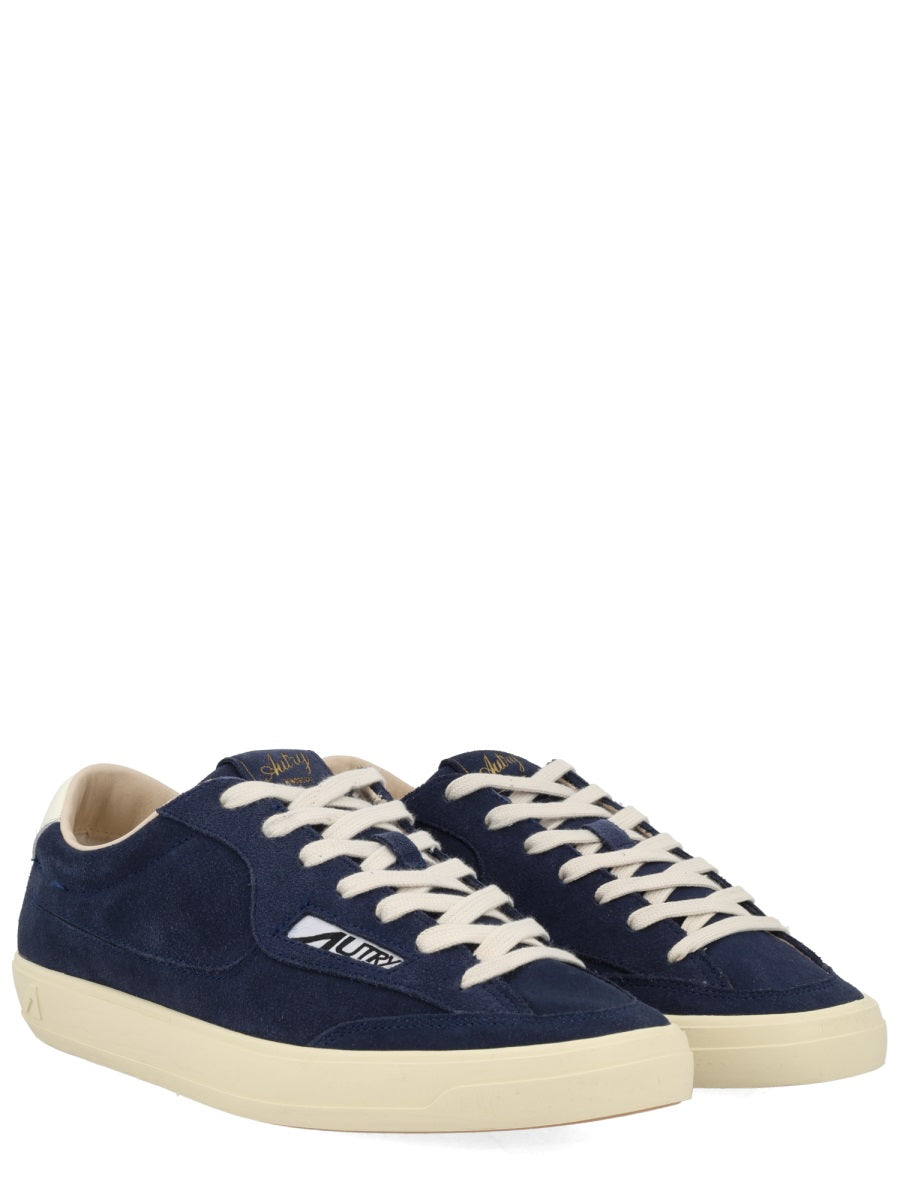 Autry Sneakers - Blue | 4e22937abba1f43dc9d845bde8c45fe32ad33803