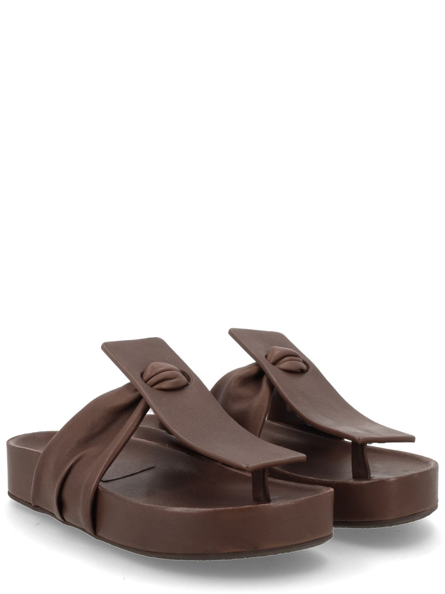 Uma Wang Sandals - Brown | cede7b776a0a9ad39d4233279fb3ec55042aa615