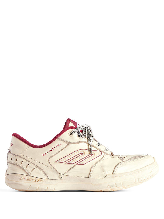 Hamptons Medium Worn-Out Sneaker In White