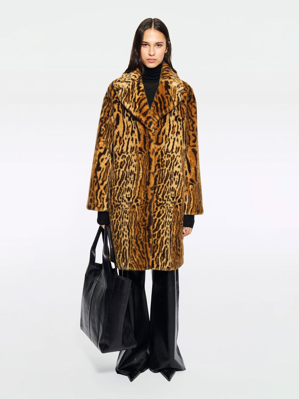 Stand Studio Pellicce - Brown | b8430f8732a29fcb2009fbc6d876c781b213268f