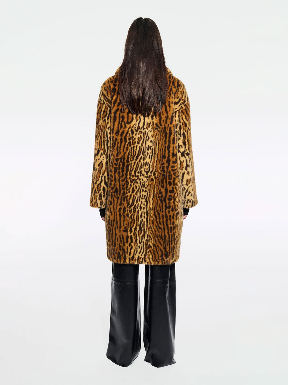 Stand Studio Pellicce - Brown | ea2e2dc274770c14626e3d8dae2fc75bd78e92af