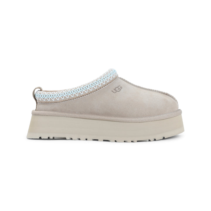 Ugg Slippers - Brown | 9b6249a13b5d1572c1f46a3ffd6381e2584df569