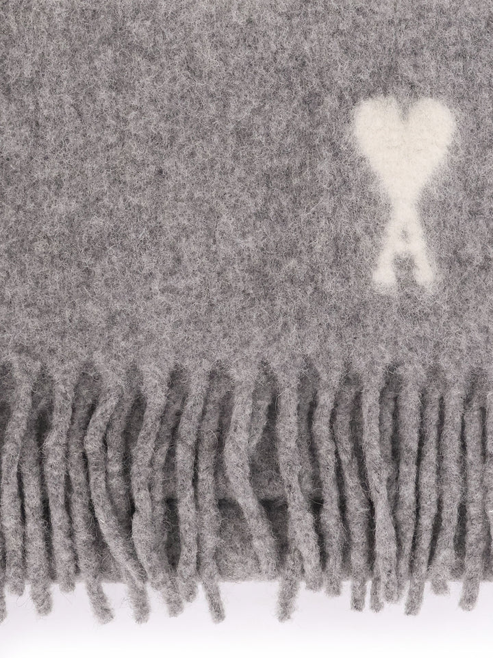 Ami Paris Scarfs - GRIS | 70b4563effb3d6f5ee76a9884e3db998a9615b41