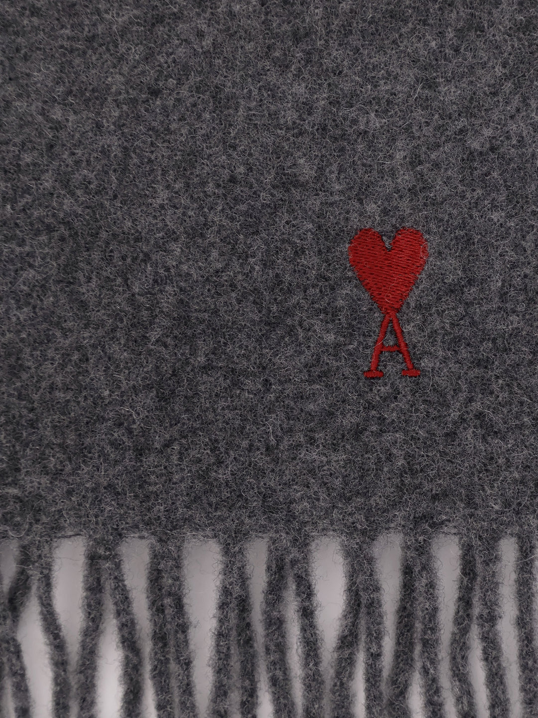 Ami Paris Scarfs - GRIS FONCE | b24391336f1054f331b7ac0240be8812c250d995