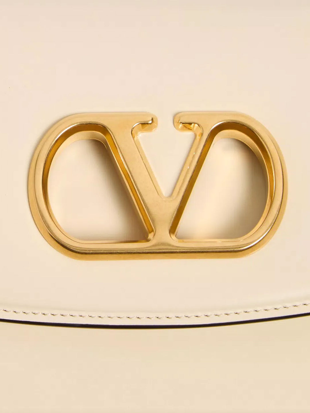 Valentino Garavani Bags - BUTTER WHITE | 257383a3d76f5ca4eaf8f740cc37f86049187034