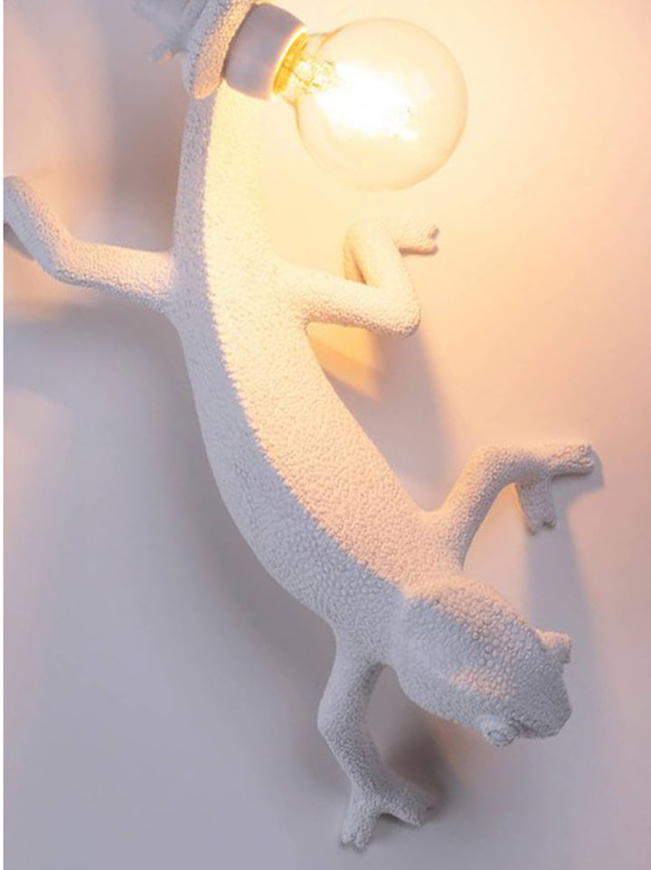 Seletti Chameleon Lamps - White | 8e6e56ee4fb508fccecdbcb6d6ffbee67d05af24