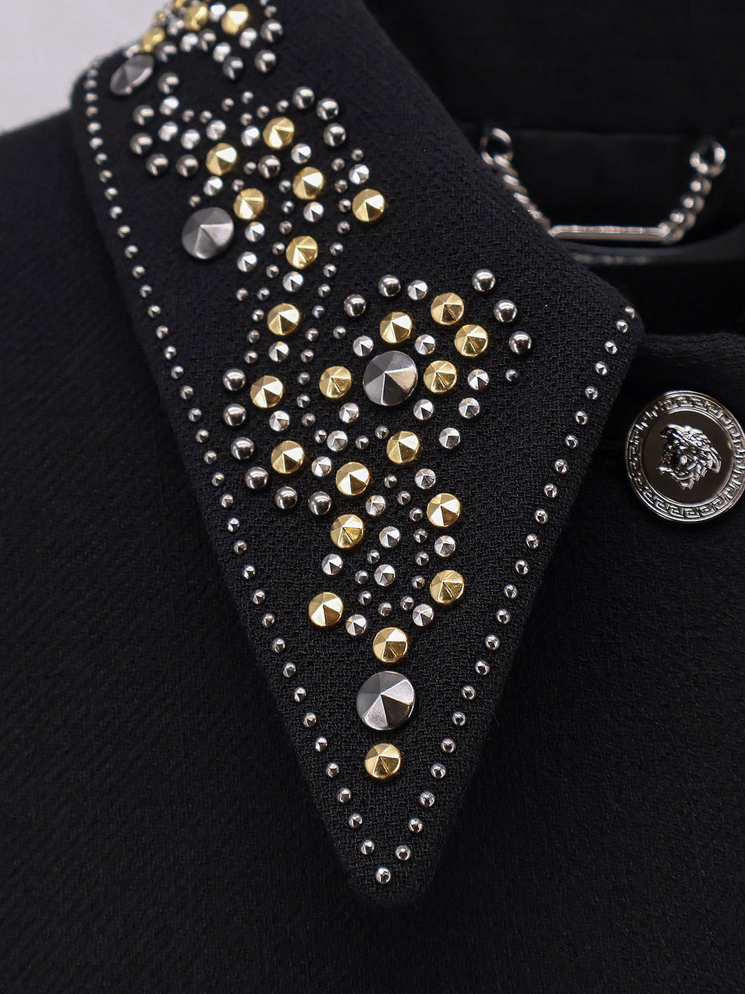 Versace Clothing - Blacks and greys | e865820a042b97a76b82aacff66efbe9f4887d06