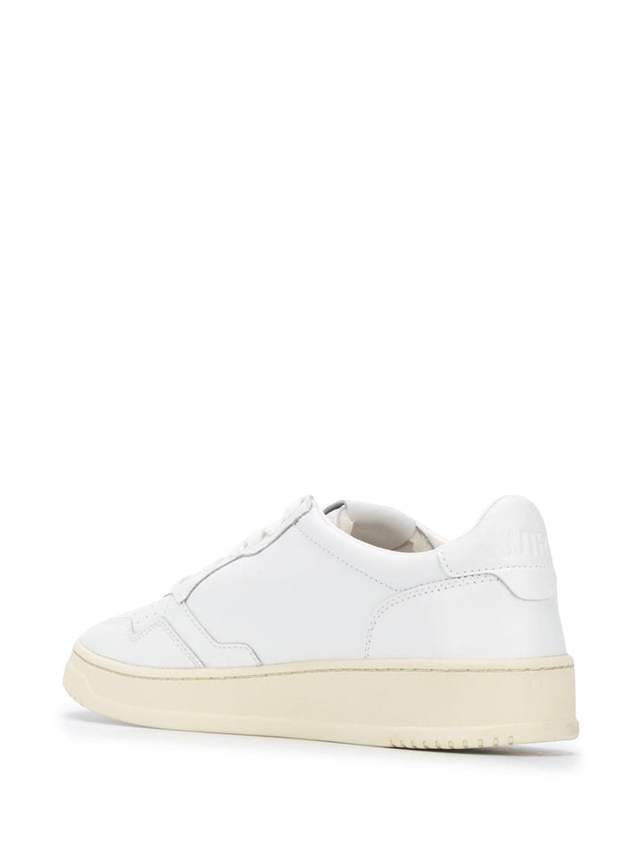Autry Sneakers - White | 9b0050c24bcca63bb6c3790154b53815ef96b526