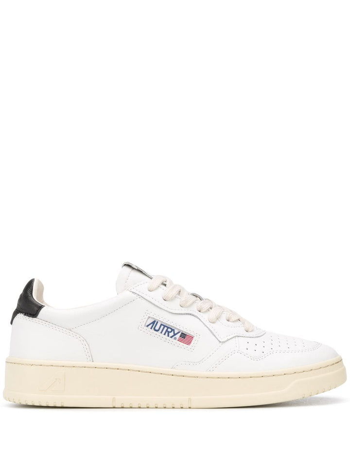 Autry Sneakers - White | 7197159b5b08ee87be08a2cfe0a769634701a0b1