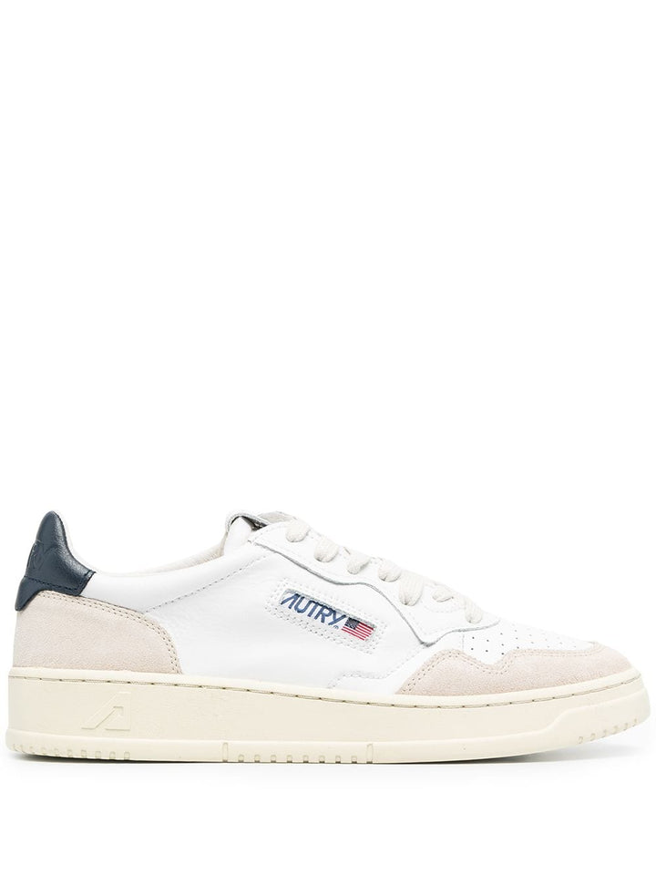 Autry Sneakers - White | f909d7a5e26b8931f9802285a9f625f487906bc7