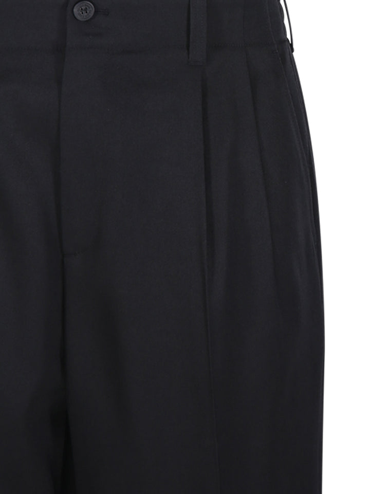 Golden Goose  - Blacks and greys | 3cbc5813d3610ad47aa4a1dd889a692564febb10