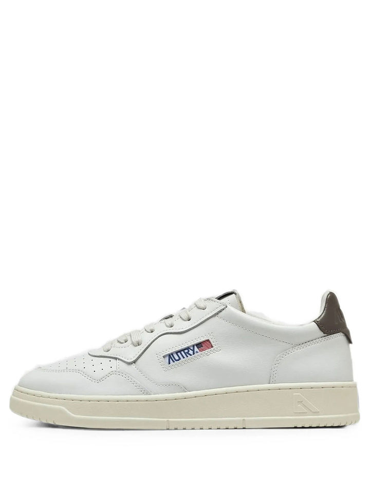 Autry Sneakers - White | 5ad585833d0ee4bfd61373bc7e35b542342d08b8
