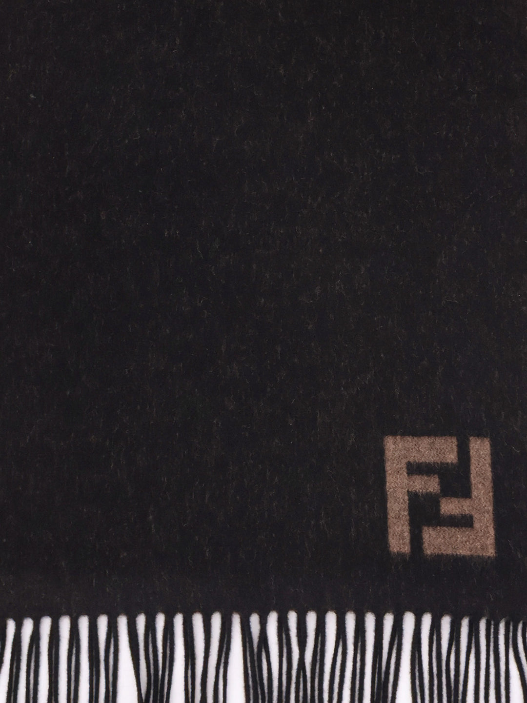 Fendi Scarfs - NERO+SABBIA | 127d3eede919d55d478fbfce291b9182d57eb34a