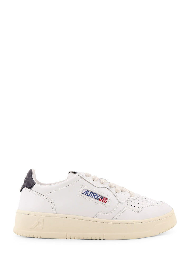 Autry Sneakers - White | ee6a92a36f8c5c958ae58f0b1dc06cf954359423
