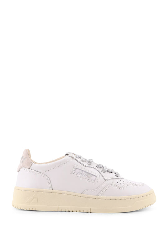 Medalist Low Leather Sneakers