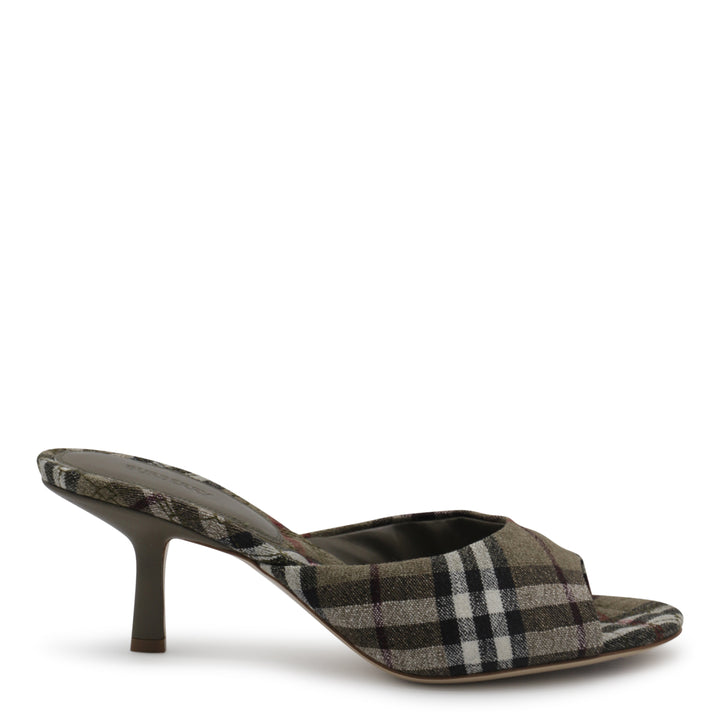 Burberry With Heel - BRUSH IP CHECK | 938549f1e144551aee895cc2c560736f65dc11f6