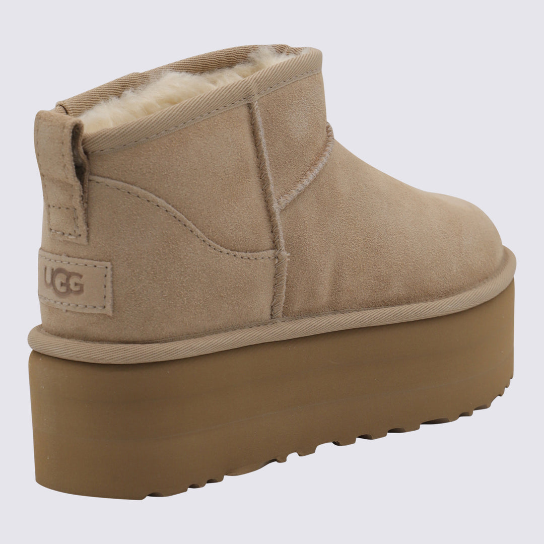 Ugg Boots - SAND | ab9b80c4181b6663334f6ae0426673cd35c5ef77