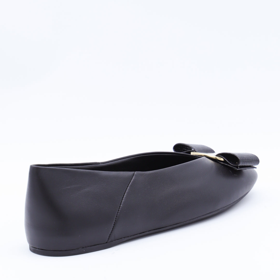 Ferragamo Flat shoes - Blacks and greys | a6ebc2d230608a3c00e9687ec7575fef6c4248cd