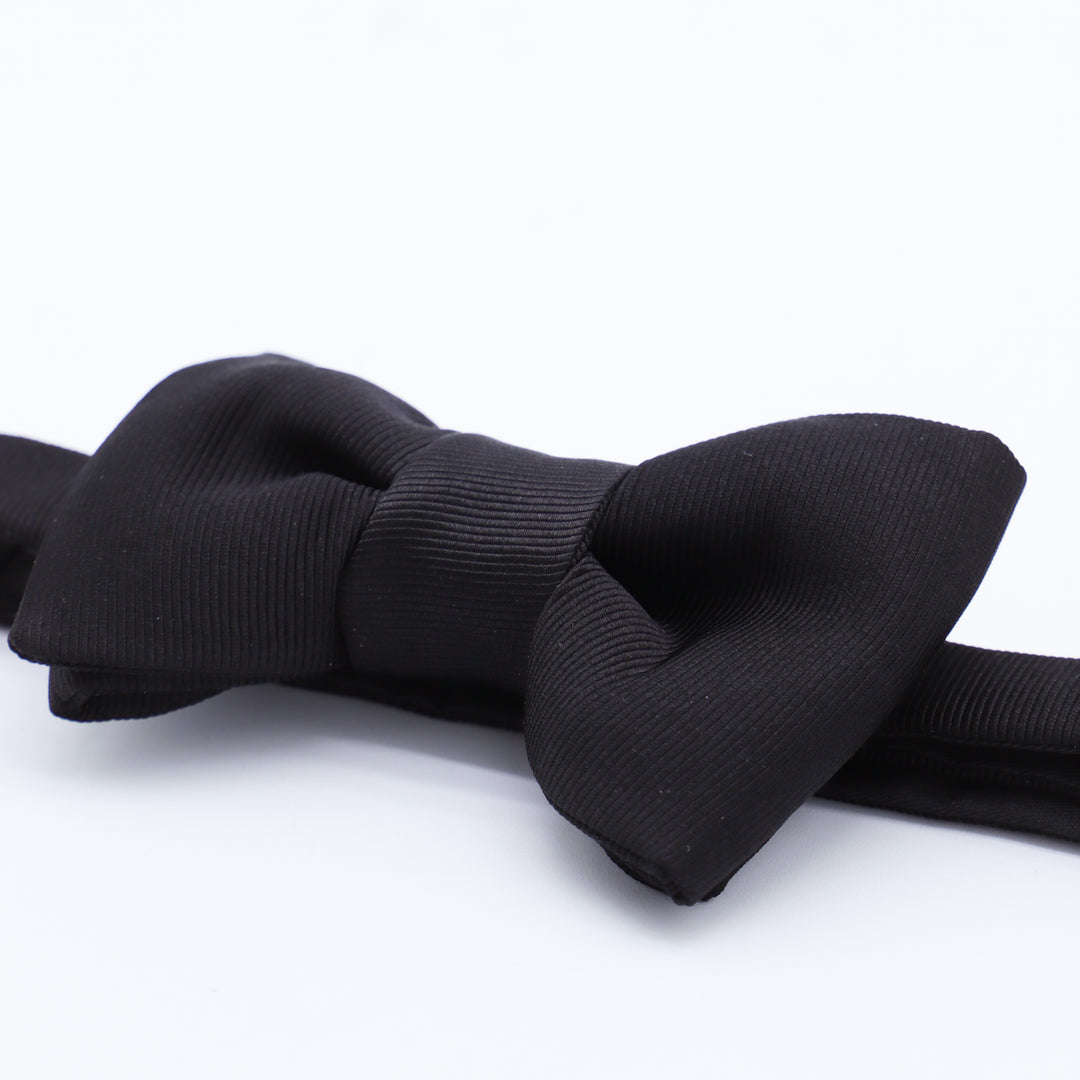 Tom Ford Ties - Blacks and greys | 14a5954f093cb0e87345683d9f870f2c3cebf30c