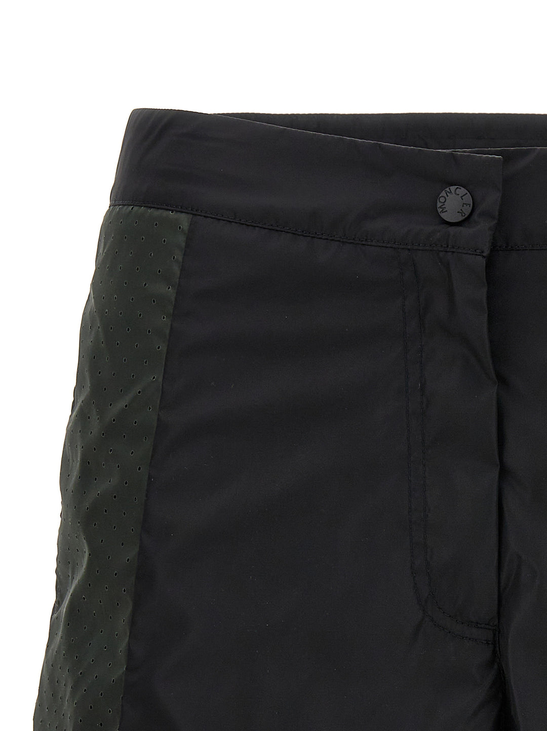 Moncler Born To Protect Capsule Shorts Bermuda and Short - Black | 449101d1acc52d65677ee209907a42664b695025