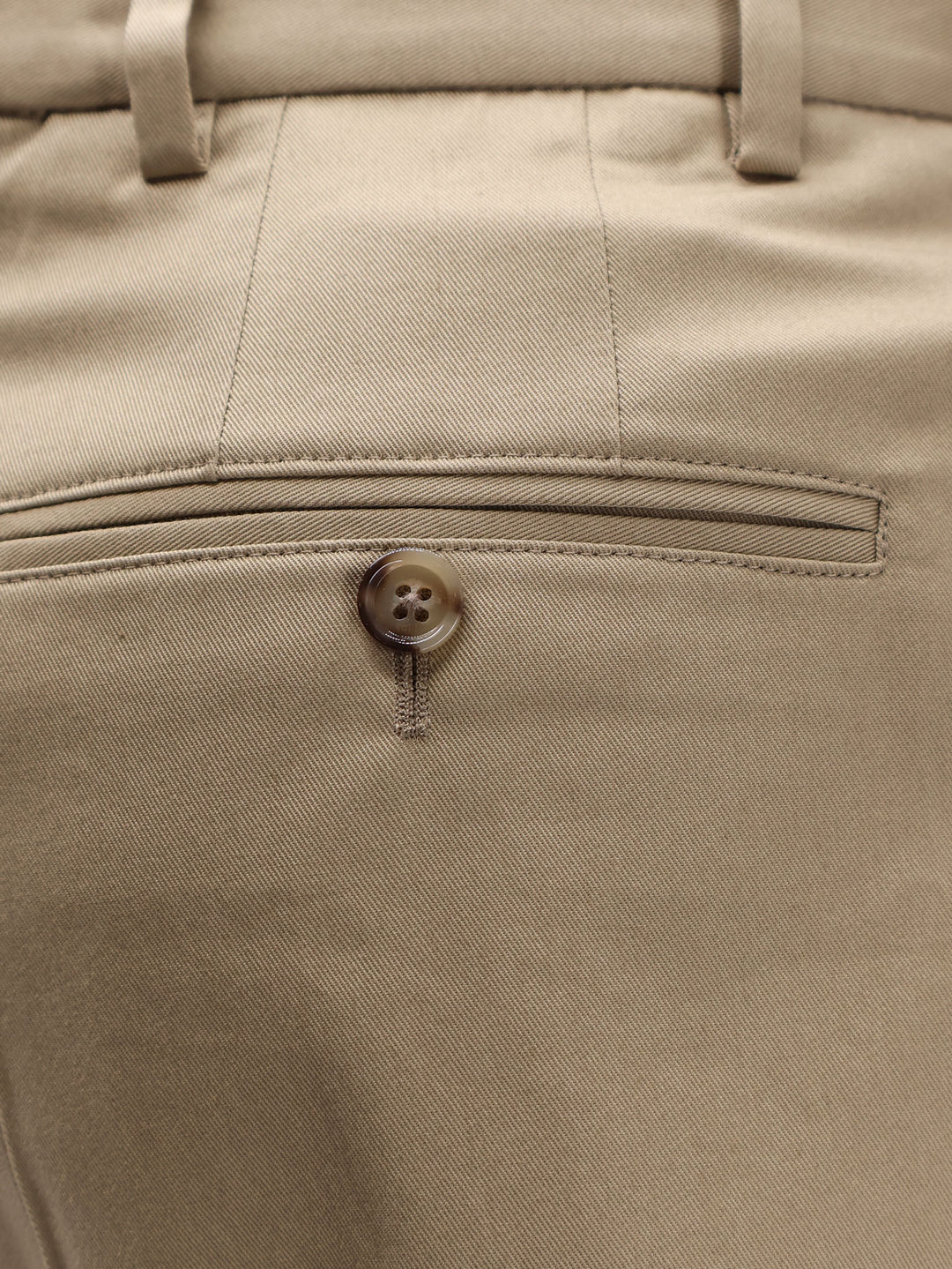 Ami Paris Shorts - BEIGE TAUPE | a024a9ebd621b5bdc5cff54b0a6fece5e50b172c