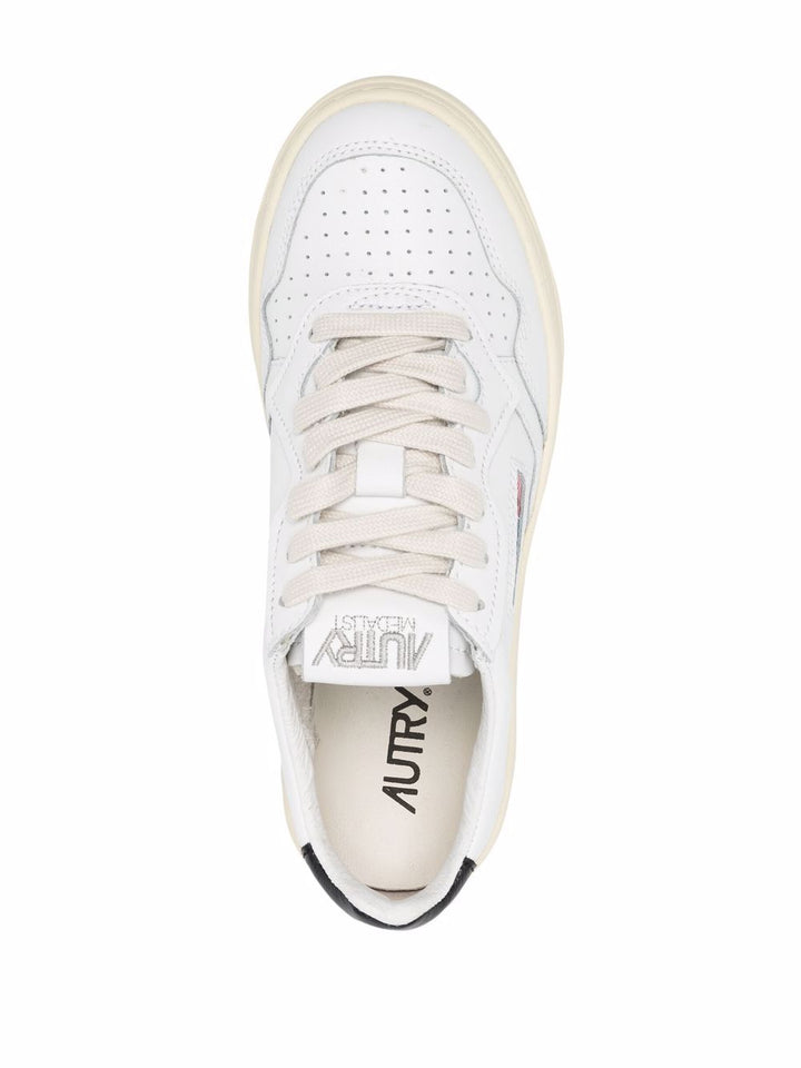 Autry Sneakers - White | e47969b47f15ce92d1ec9a20ac2e8c1c7a56beb8