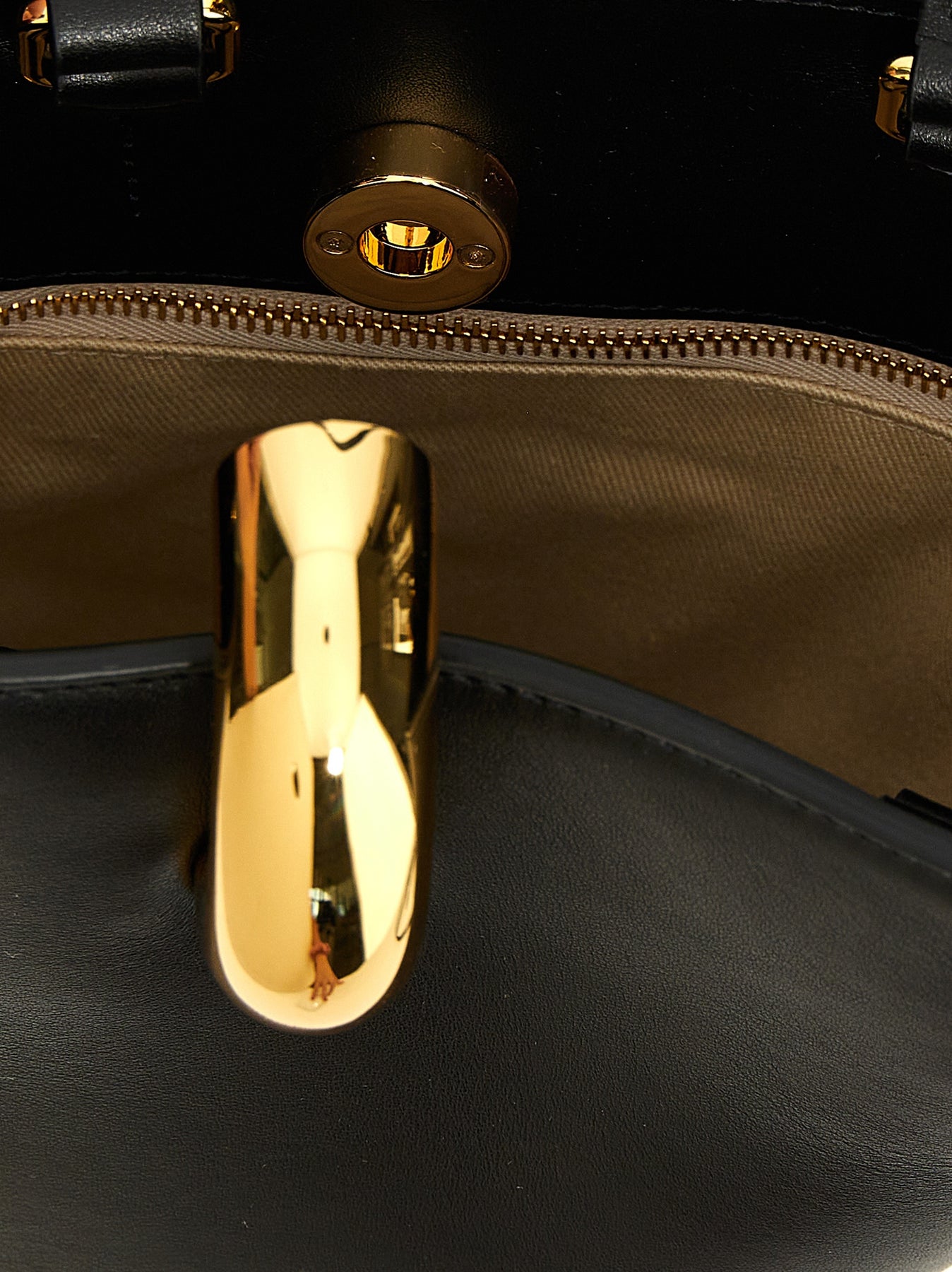 Jacquemus Le Petit Bambola Hand Bags - Black | 9a9b0bed72a2ec91499dd394f9c6407ce383881f