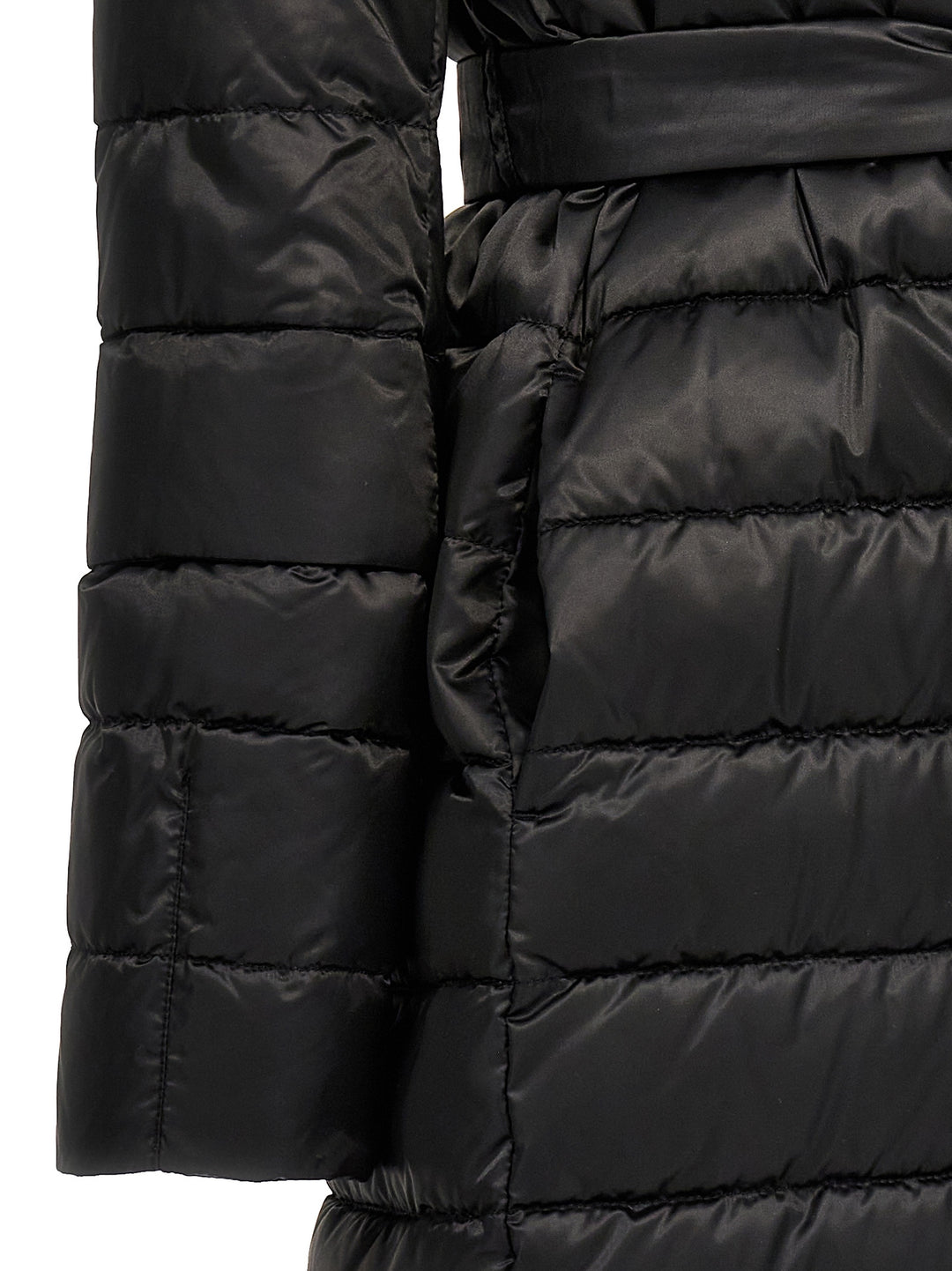 Max Mara The Cube Novef Puffer Jackets - Black | e4e53d6d7e01167ab99227448cc09e1a49584a00