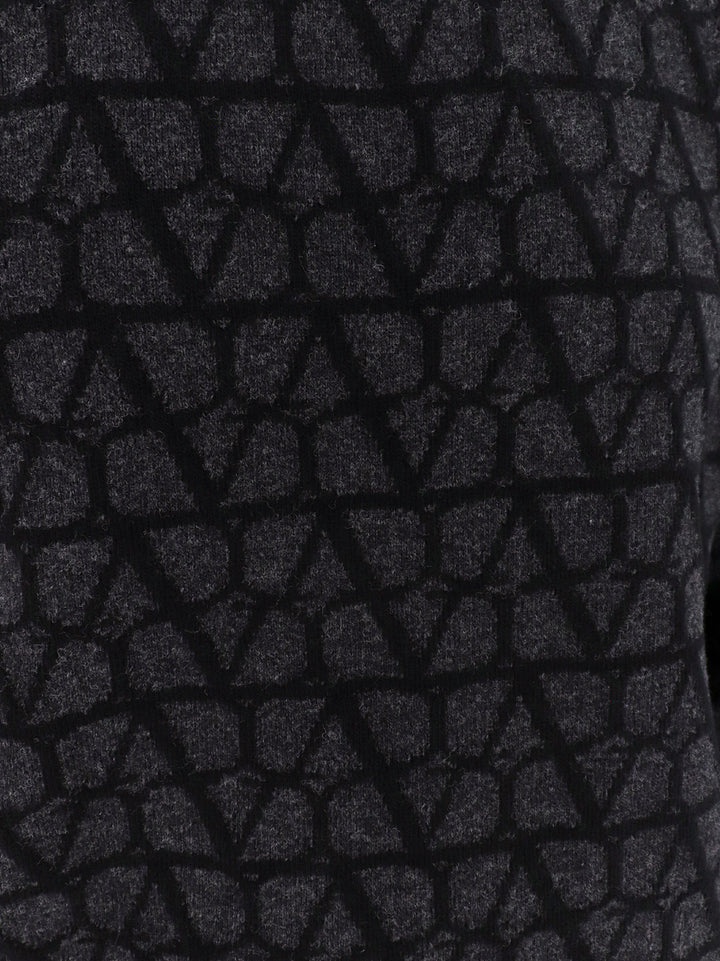 Valentino Sweaters - Blacks and greys | 2010615aa2d4137c4c55258da19dfc55d5c29391