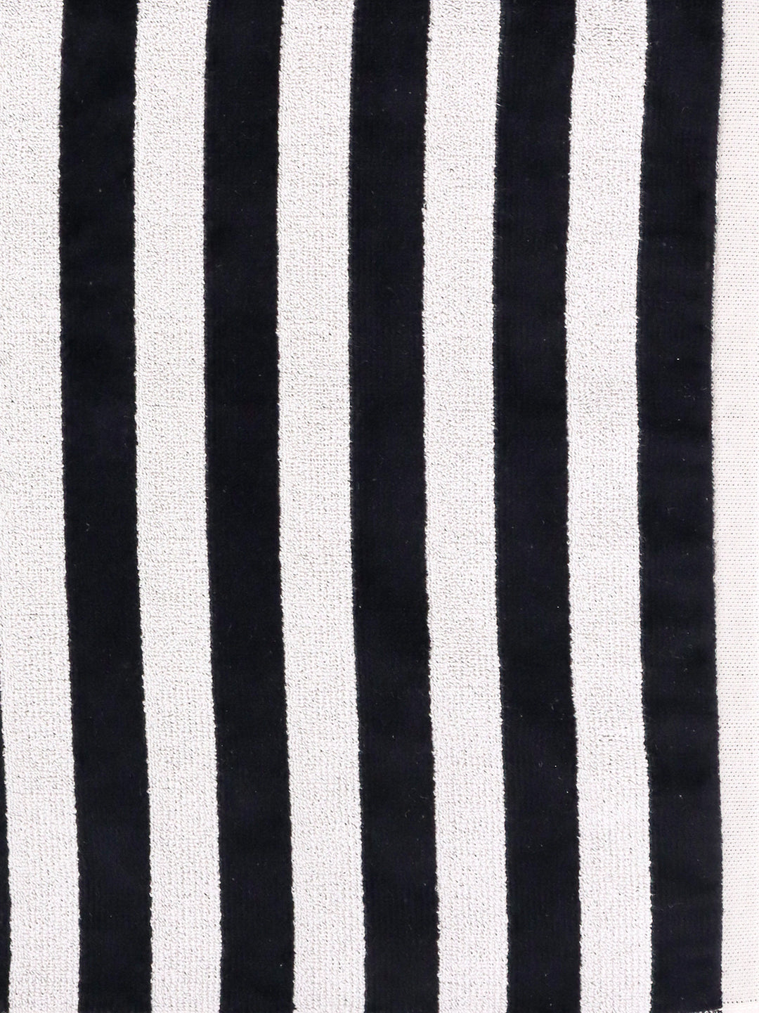 Ami Paris Accessories - Blacks and greys | fbb47aada3b1d46dd1bc9b2ccbdc6d45b1221060