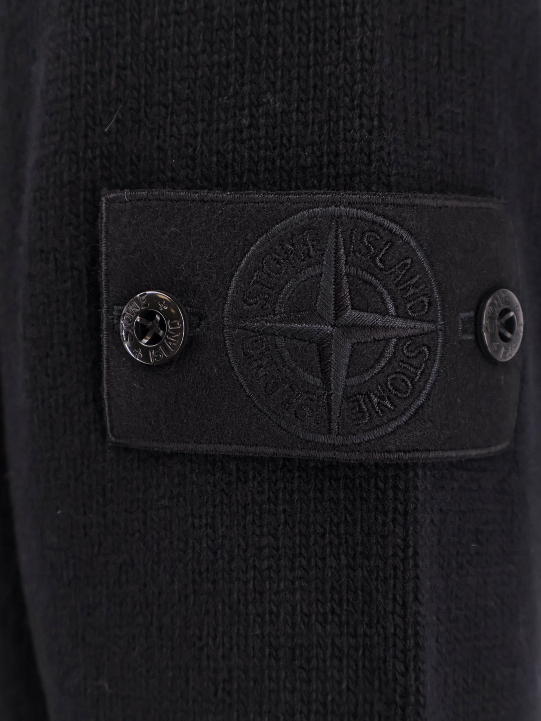 Stone Island Sweaters - Blacks and greys | b2b27a31ae427dfb2335b9de06a94a26586bf113