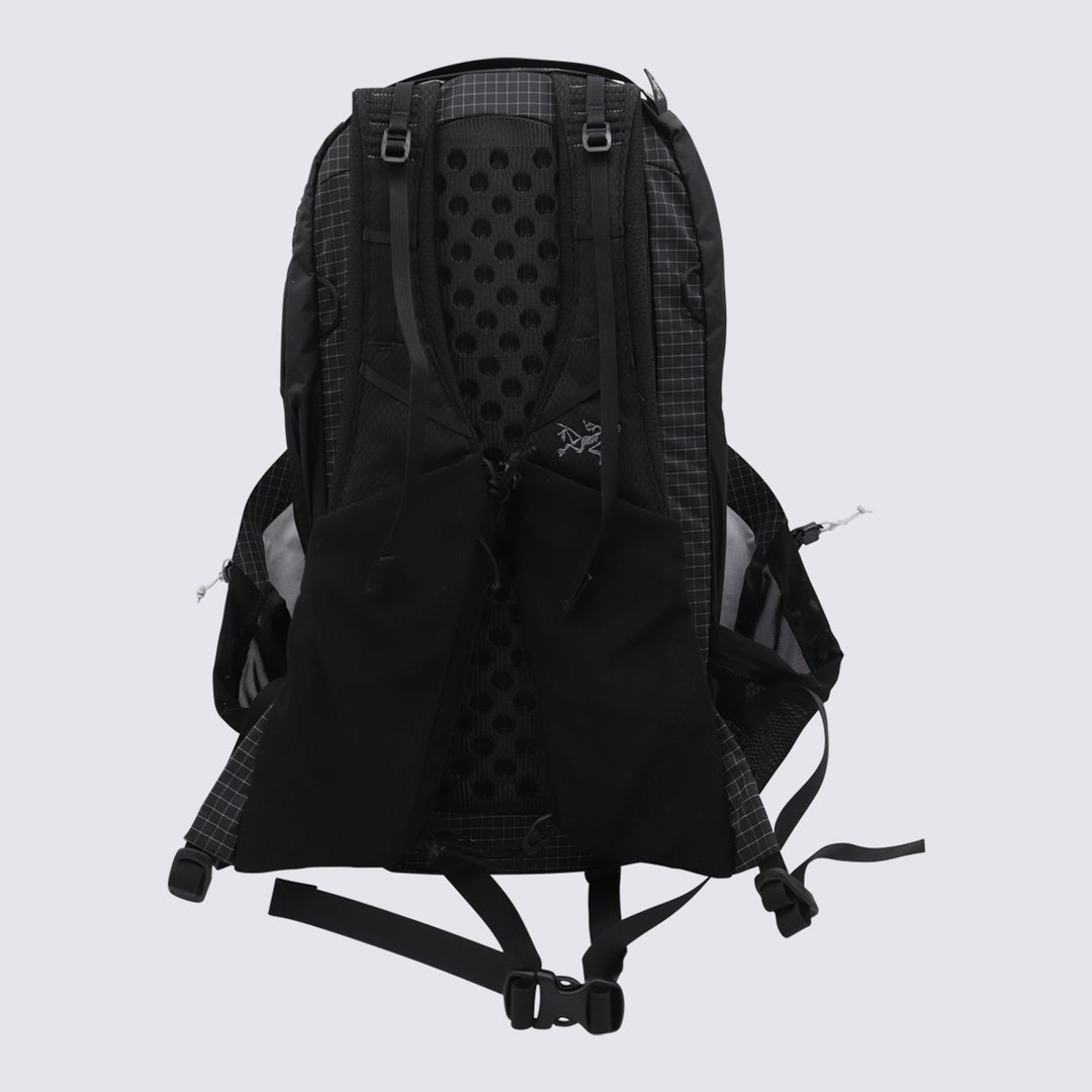 Arc*Teryx Bags - Blacks and greys | fa5fc626ee46a0136e33889cf401d6f55c0b5e85
