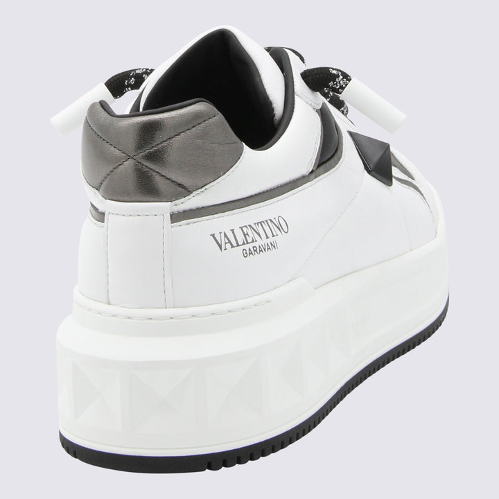 Valentino Garavani Sneakers - Chiari e Naturali | 3794c404d8298c693cf59e66fcc1ae5b2b2de4de
