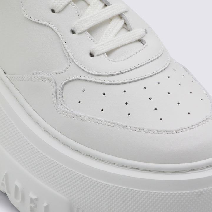 Casadei Sneakers - Chiari e Naturali | e9c8d32f6ec88093dd806d2959db9473601a1237