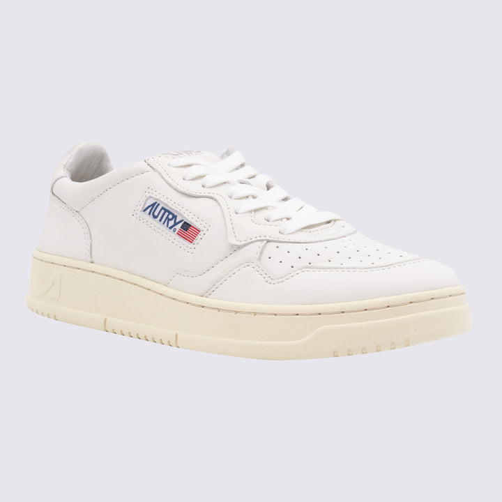 Autry Sneakers - White | 4016b55d669c49ea5b407e70960a9ad0c5e6e6cc