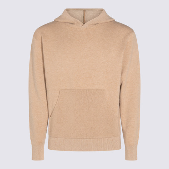 Sweaters Sand