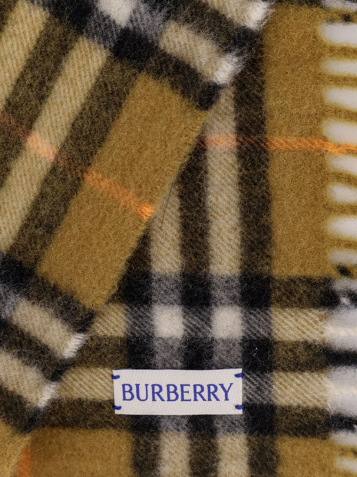 Burberry Scarfs - Light and natural | e8ad5e4536a230b6fa9fd721ca5877571b9ca20c