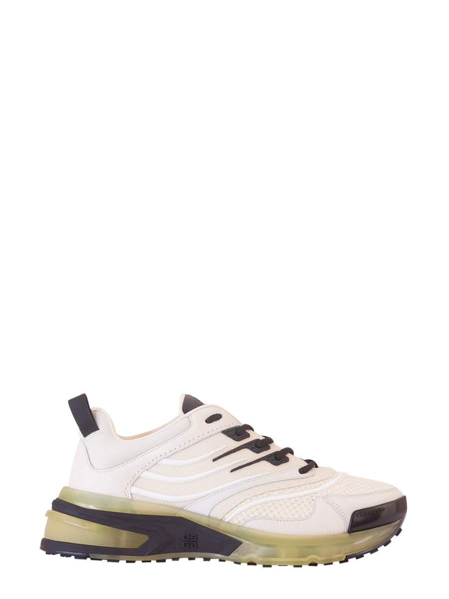 Givenchy Sneakers - White | f836a4d0912f9e7eb25419e60c14b8c875a93146