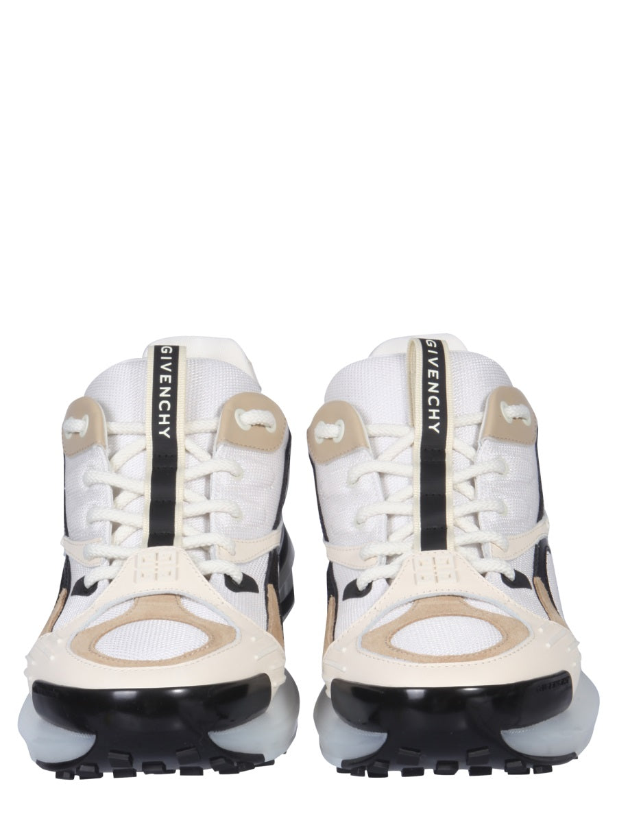 Givenchy Sneakers - White | Wanan Luxury